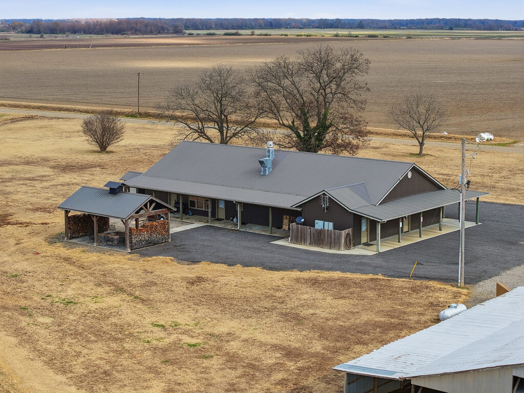 Gunsmoke Guide Service Lodge - Dewitt, Arkansas